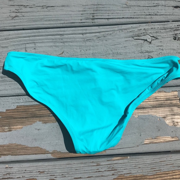 Radio Fiji Bikini - Picture 4 of 6